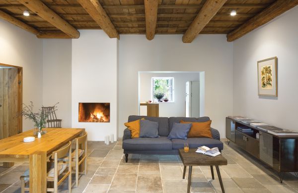 stary dom i nowoczesne meble