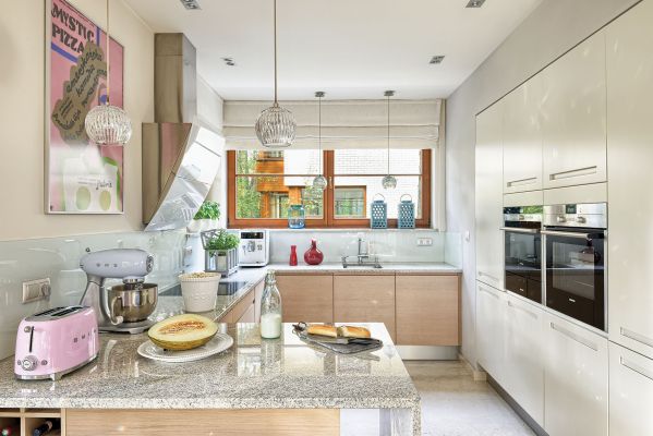 Kuchnia w kształcie litery G . Fot. Mariusz Purta (Weranda 9/2016)