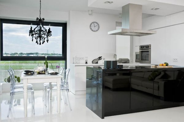 Krzesło Ludwik Ghost. Ludwik Ghost w stylu Starcka