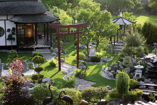 Ogród japoński - pomysł nie jest dla narwańców. Potrzeba mnóstwo cierpliwości, by rzecz doprowadzić do końca.