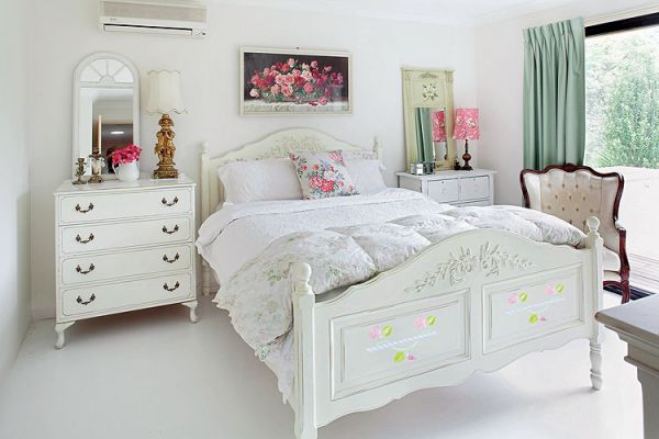 Powój rośnie szybko, pięknie pachnie i nie ma wielkich wymagań. Zarośnie bez trudu altanę i balkon, owinie warkoczami pień