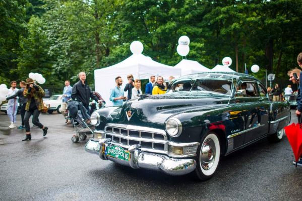 Varsopolis to święto dla entuzjastów historycznej motoryzacji i wyrafinowanego stylu. To połączenie najpiękniejszych