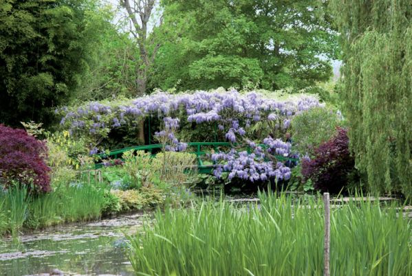 To ten mostek możemy podziwiać na płótnach Claude Moneta.