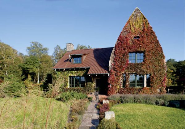 Dom był wzorowany na budownictwie normandzkim.