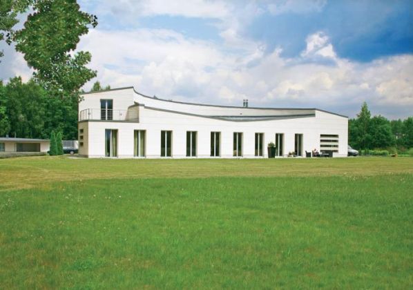 Sześćset metrowy gmach... Słoneczna posiadłość