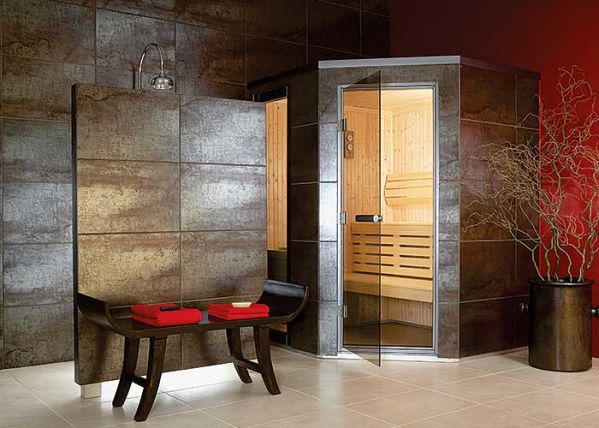 Kabina saunowa firmy Tylö. W wyposażeniu dodatkowym - zestaw do aromaterapii i chromoterapii.