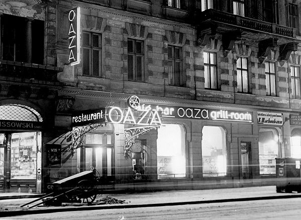 Warszawska restauracja Oaza. Reklamy neonowe