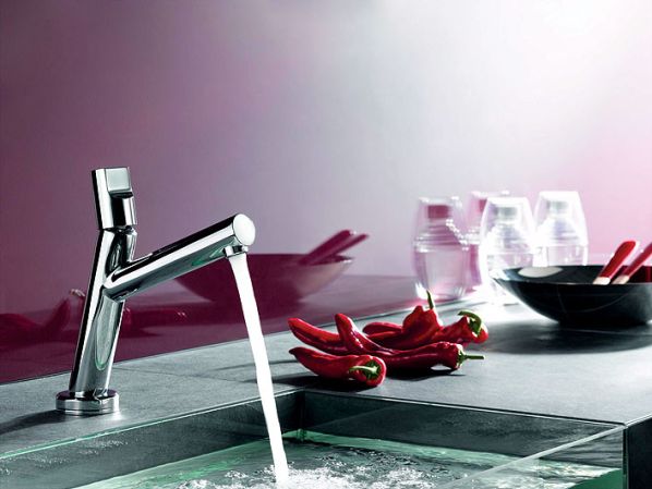 Chromowany mosiądz. Bateria New Waves kosztuje 1931,47 zł. KLUDI