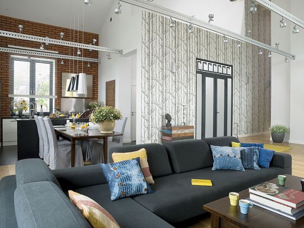 Tapeta w brzozy nawiązuje do jedynego drzewka na działce - brzózki.