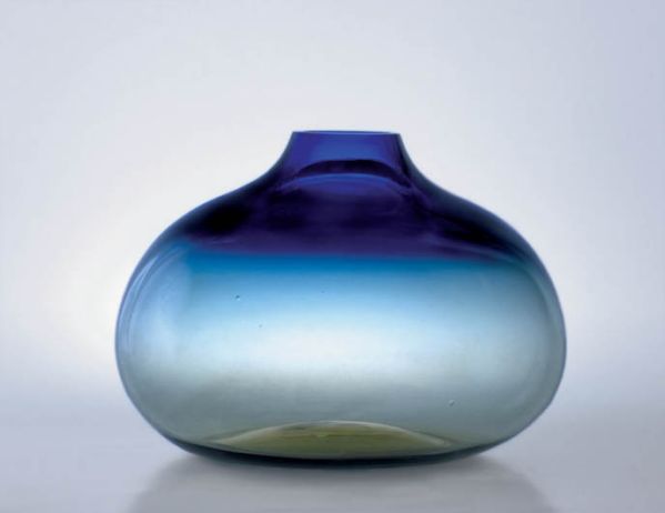 Wazon Kama , szkło sodowe cieniowane, projekt Zbigniew Horbowy, 1964 r.