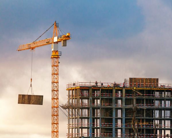 dźwigi towarowe oraz osobowe