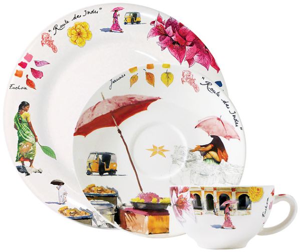 W muzeum ceramiki w Sevres bywa przynajmniej raz na miesiąc. Jeśli akurat pracuje nad nową kolekcją, zdarza się, że