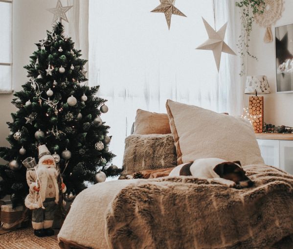 Jak udekorować dom na święta – magiczne wnętrze z YourHomeStory