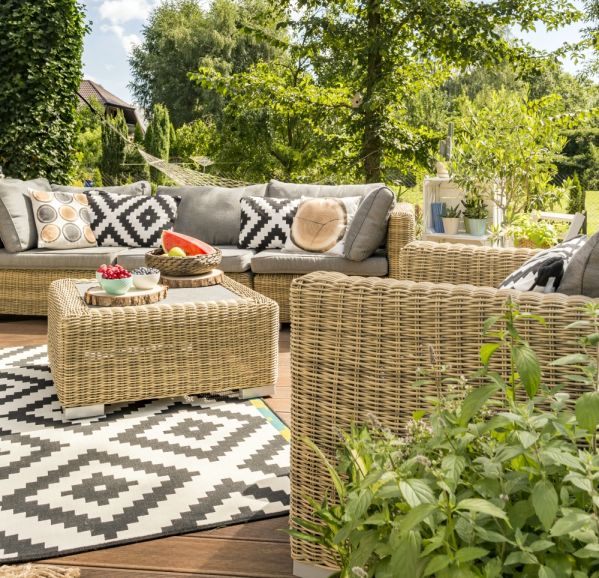 meble z technorattanu czy warto je wybrać