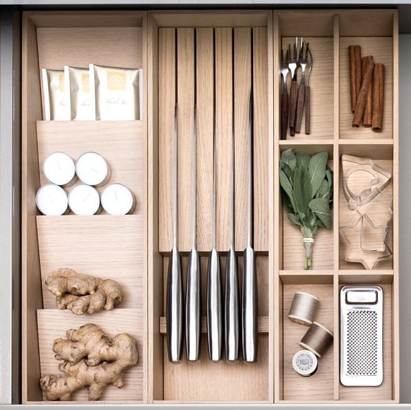 organizacja szuflad kuchennych