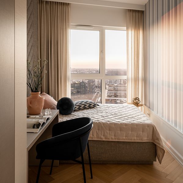 elegancki i artystyczny apartament w drapaczu chmur