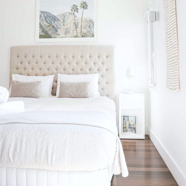 salon w kolorze cloud dancer