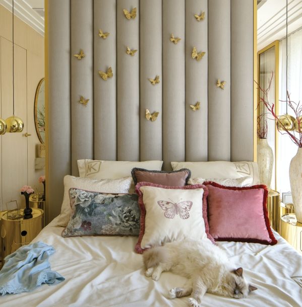 mieszkanie ze złotymi dodatkami