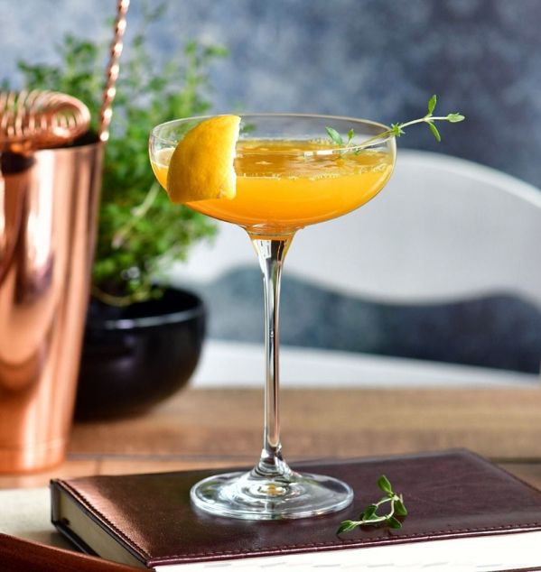 w czym pije się szampana i wina musujące