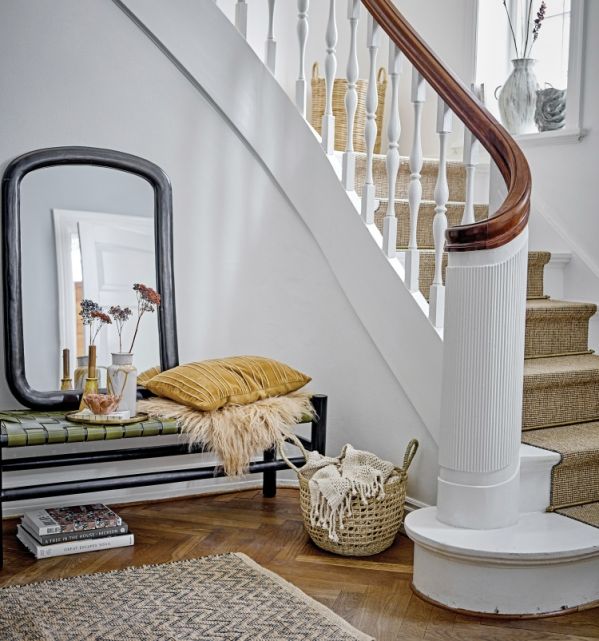 10 pomysłowych rozwiązań na przestrzeń pod schodami