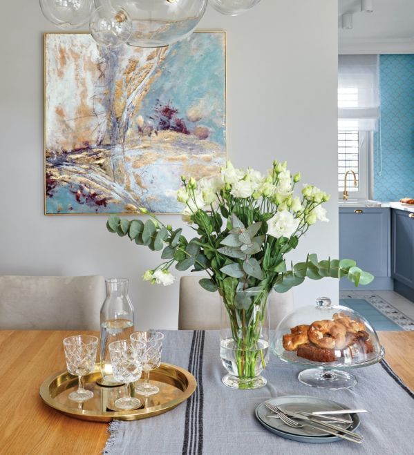 eleganckie i przytulne wnętrza w szarościach i błękitach