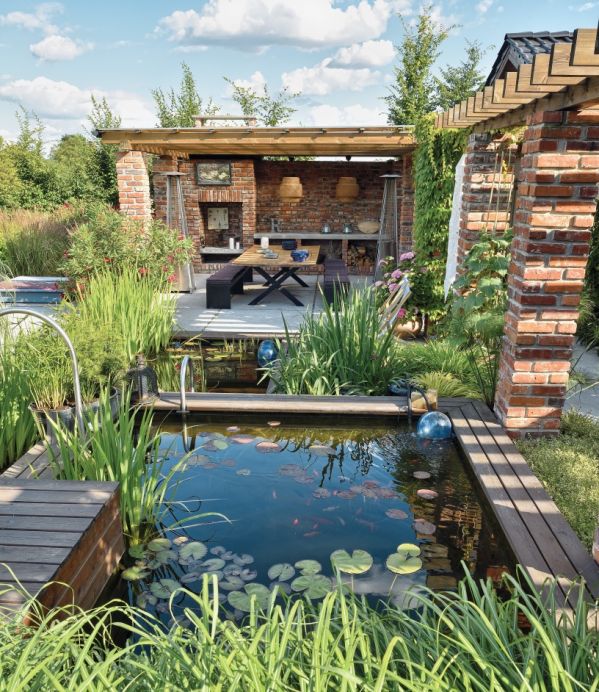 ogród z oczkiem wodnym i trejażem