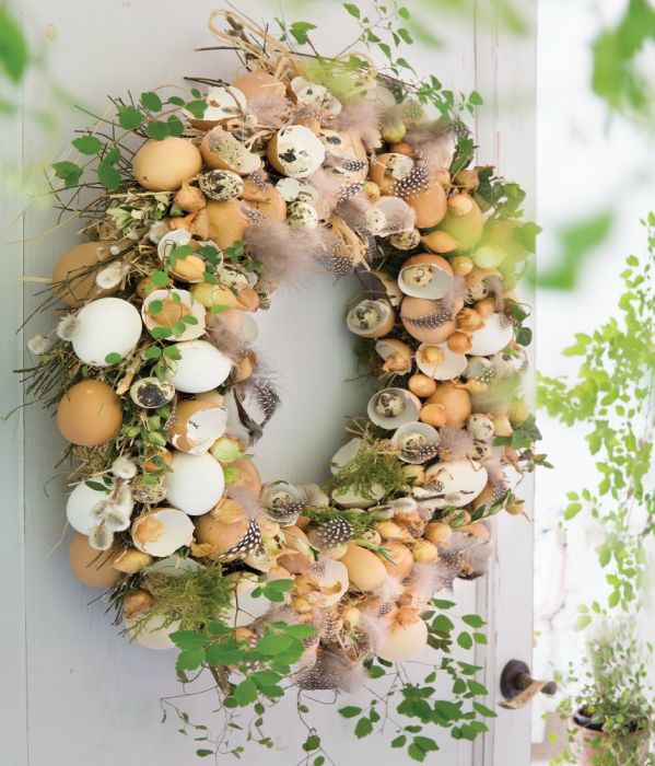 wianek wielkanocny ze skorupek