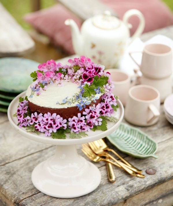 dekoracje na stół z pelargonii