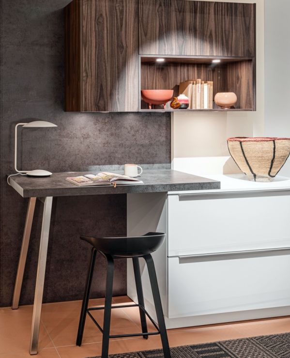 domowe biuro w kuchni