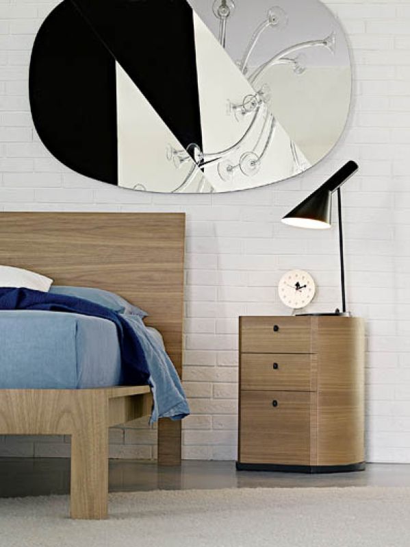 Projektant wymyślił lampy w 1957 roku dla hotelu SAS Royal w Kopenhadze.