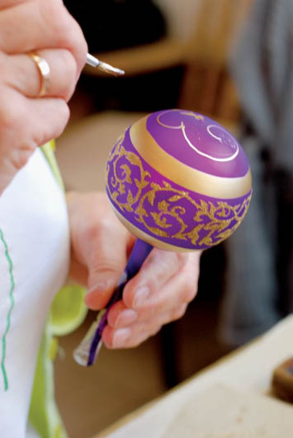 Ręcznie malowane. Narodziny bombki