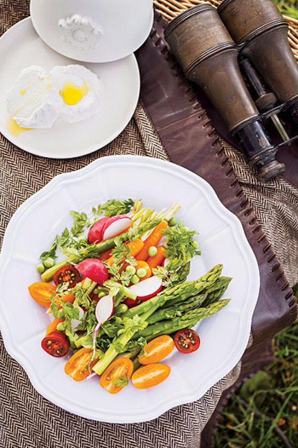 Sałatka z kozim twarozkiem. Letnie przysmaki