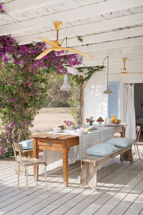 Tarasy pod Bugenwillami - słoneczny dom na hiszpańskich Balearach