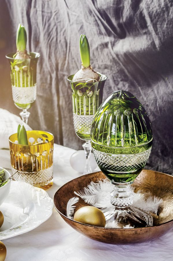 Kolorowe szkło pomoże stworzyć stylowe ozdoby i dekoracje wielkanocne