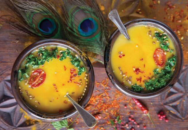 przepisy na rozgrzewające dania z kurkumą i chili