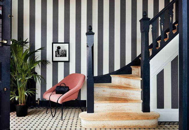 10 pomysłowych rozwiązań na przestrzeń pod schodami