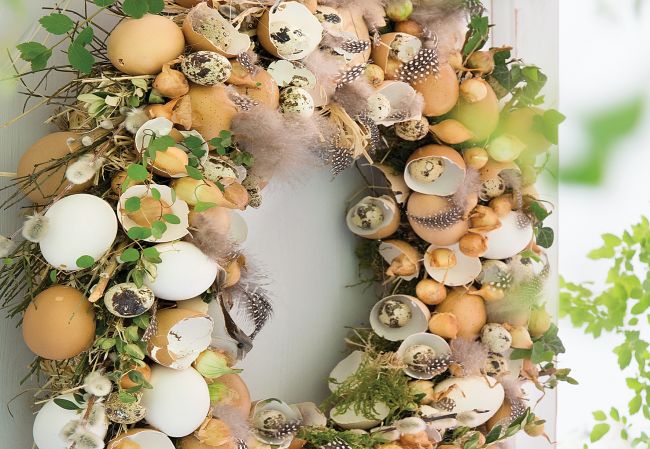 wianek wielkanocny ze skorupek