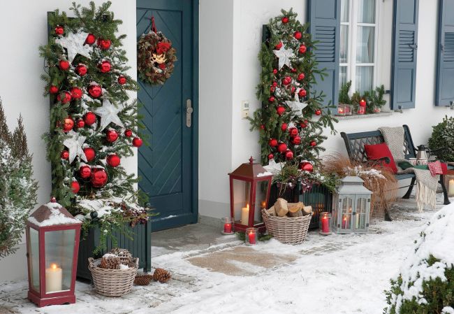 dekoracje bożonarodzeniowe na drzwi wejściowe