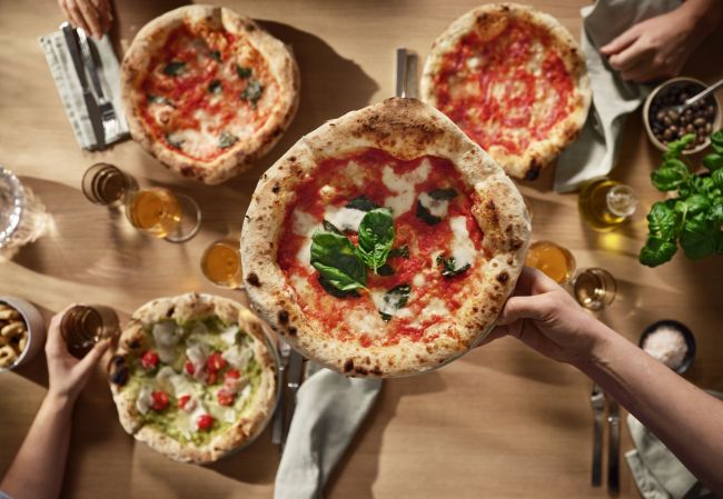 Włoska pizza na chrupiącym cieście w zaledwie 2,5 minuty. Poznaj piekarnik PizzaExpert od Electrolux