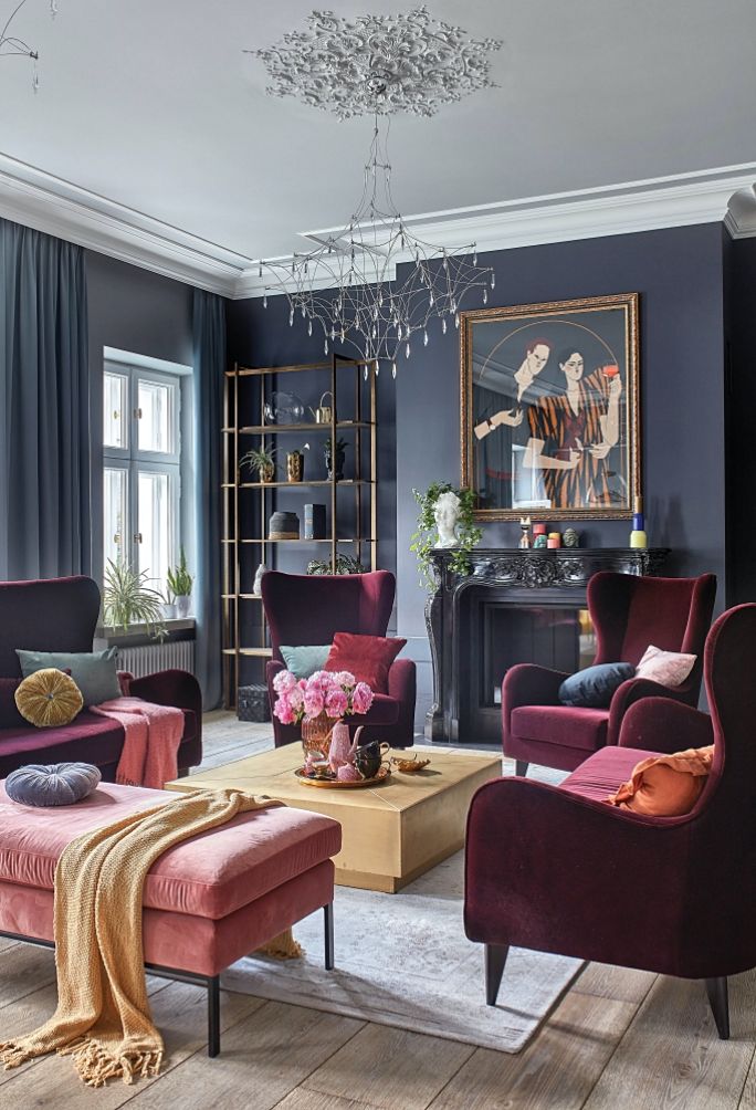 ciemne kolory i złoto we wnętrzach