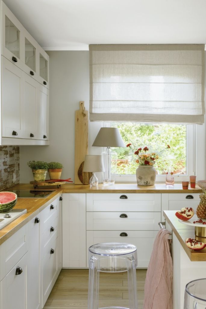 jak dobrać kolor blatu do białych mebli kuchennych