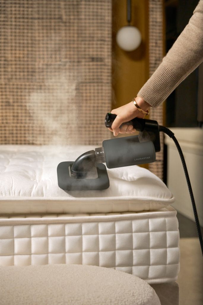 Laurastar Aura urządzenie do czyszczenia parą w domu
