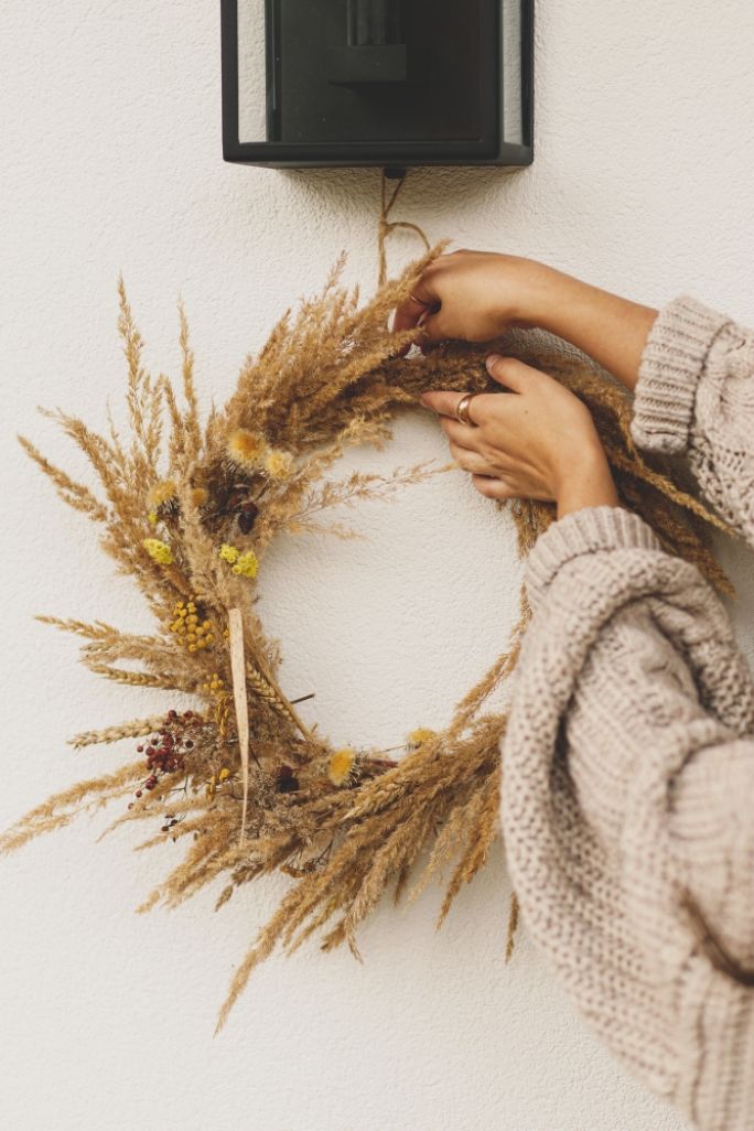 jesienne dekoracje wejścia do domu