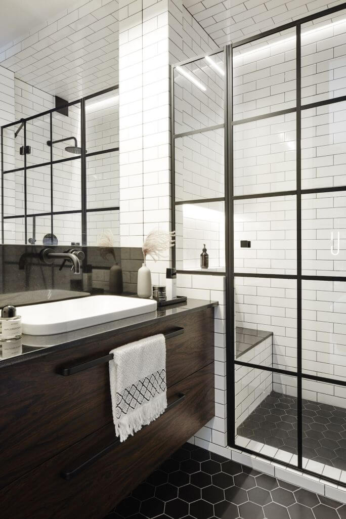 łazienka w stylu loftowym