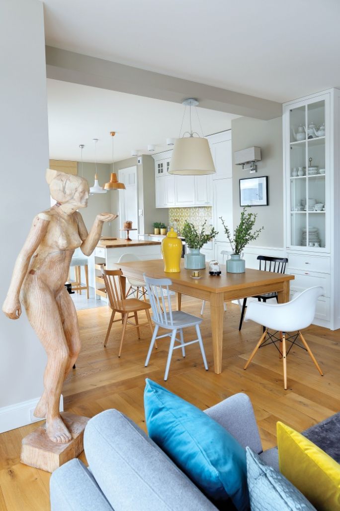 salon z aneksem kuchennym w bloku