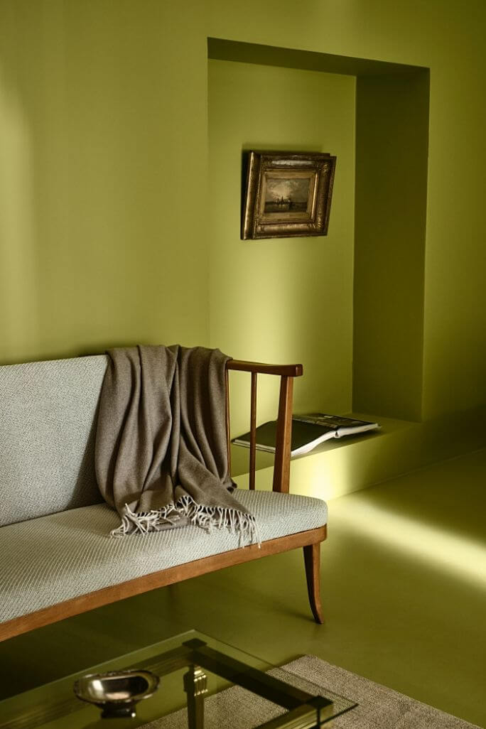 Tikkurila L391 Chameleon żółto-zielony odcień w salonie