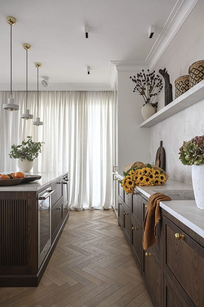 ciemne drewno kuchnia