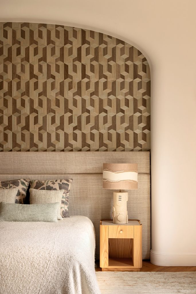 luksusowa sypialnia w paryskim apartamencie