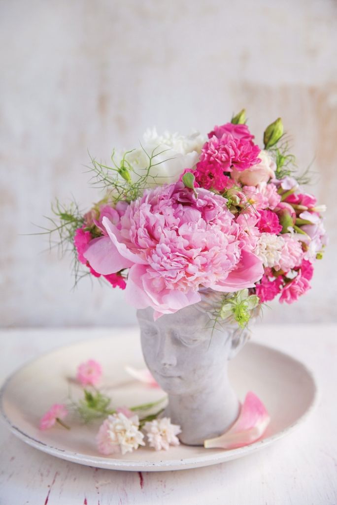 piwonie w bukietach i dekoracjach