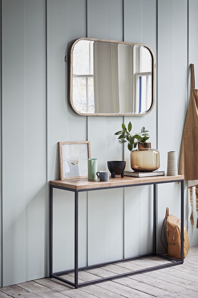 lustro nad konsolą w przedpokoju